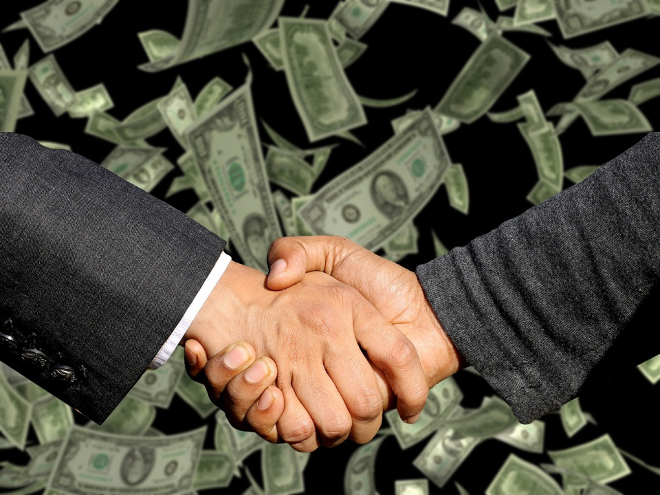 business handshake agreement trust